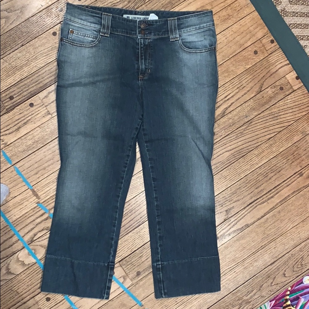 EUC Gap Low Rise Capri Jeans - Picture 2 of 5